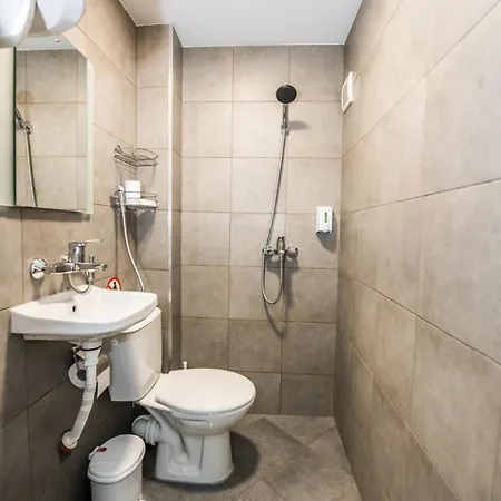 Cozy 2bdrm Near & Free Street Parking *