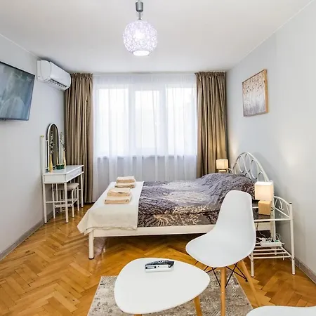 Lägenhet Cozy 2bdrm Near & Free Street Parking Veliko Tărnovo